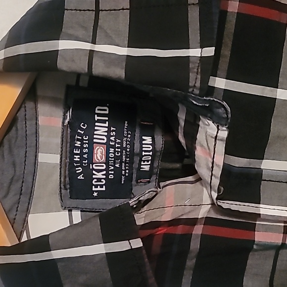 EUC ECKO UNLIMITED Button Up Shirt - Picture 2 of 3